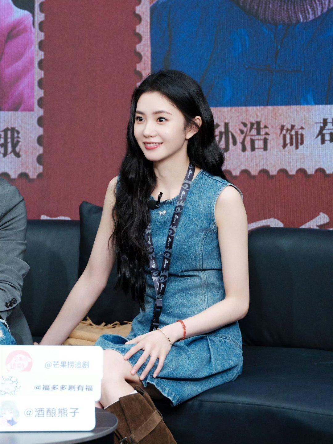 爱上刘浩存易如反掌刘浩存演技感染力拉满，苟师落幕的哭戏共情力十足，情绪层层递进格