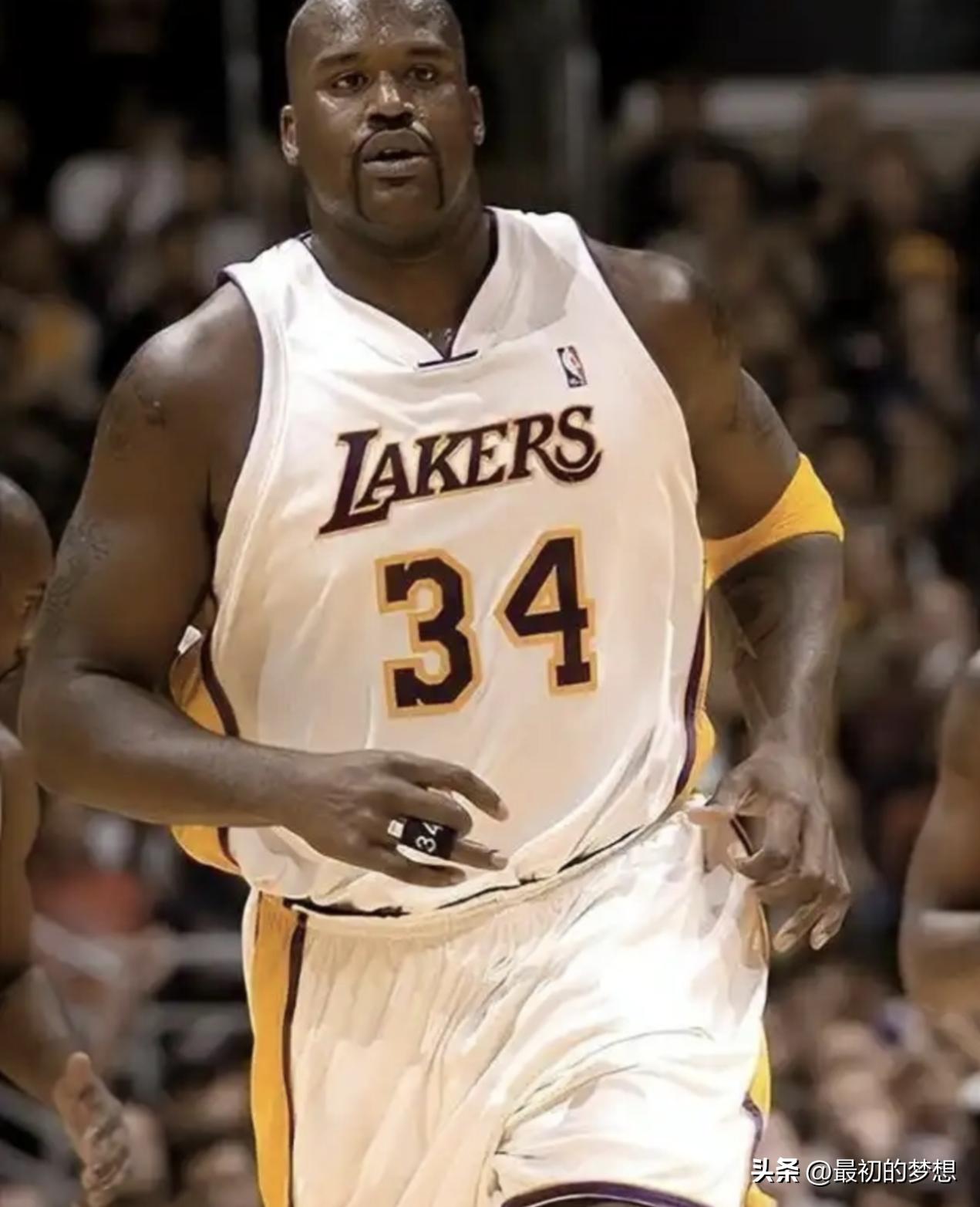 NBA历史身体素质最强五人！大家认同吗？
 
1. 张伯伦
上古怪兽，身高体重、