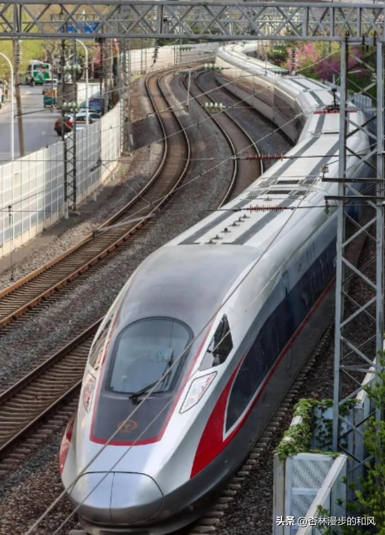 中国赌高铁，已经赢麻了

中国为什么执意要发展高铁，而不是廉价航空？说白了，中国