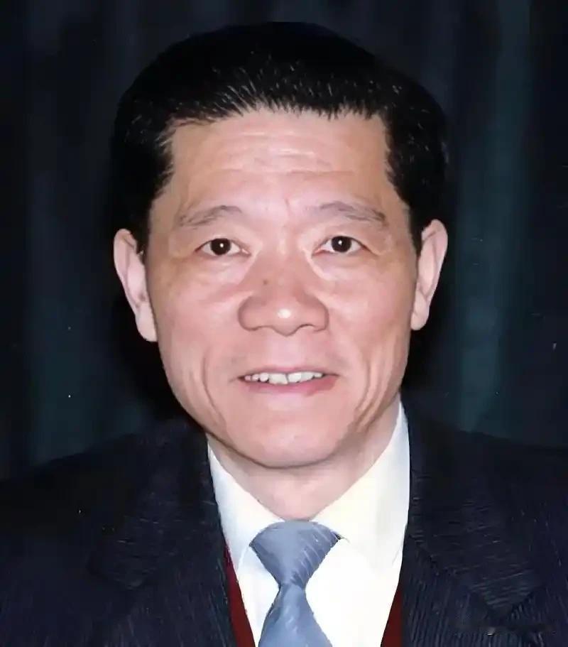 造出原子弹起爆件的人，起初连炸药都不认识。消失25年，家人不知他死活

骨灰安葬