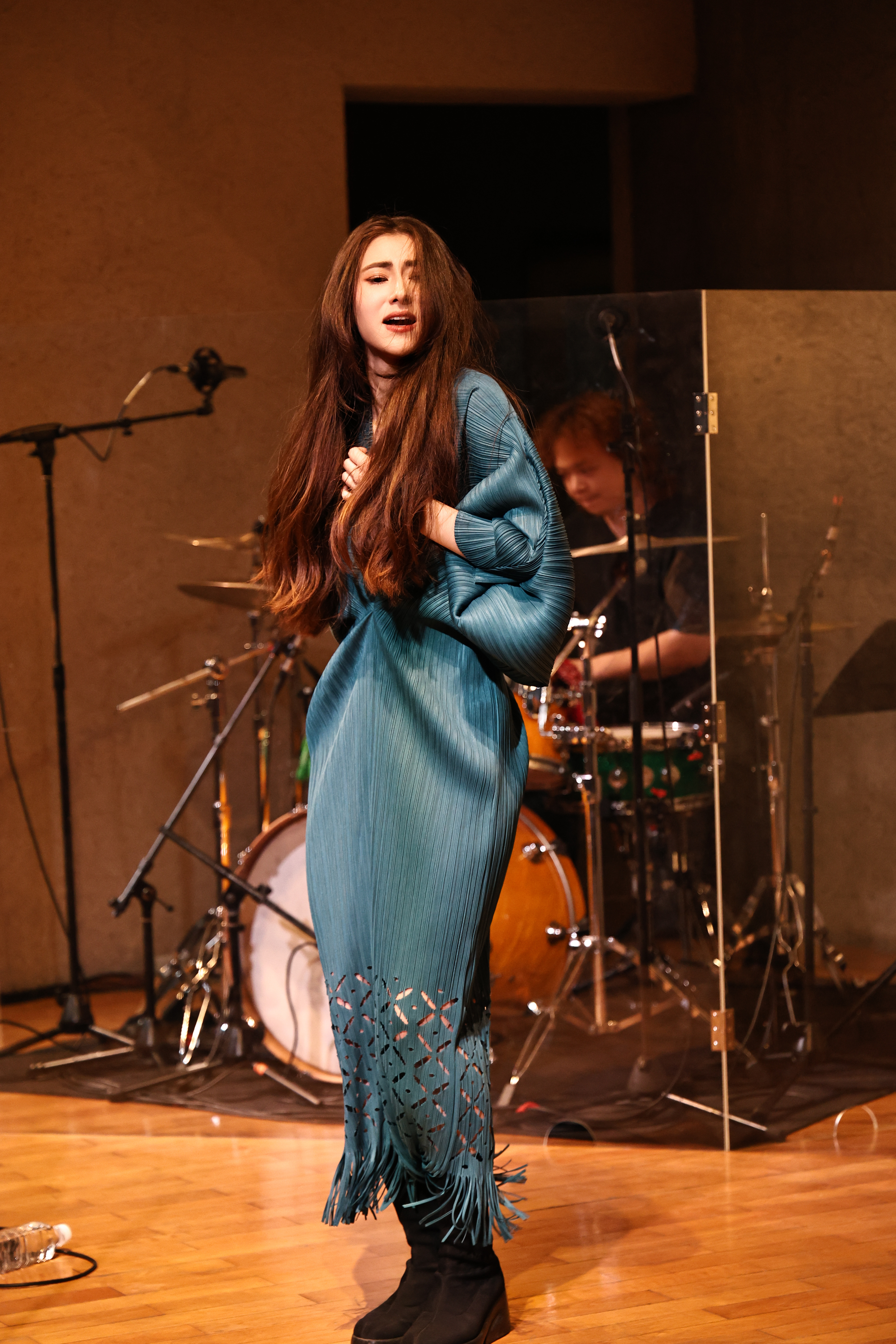 拍了一组与兰的舞台照～希望喜欢[心] 视觉音乐 我镜头里的艺人  ​​​