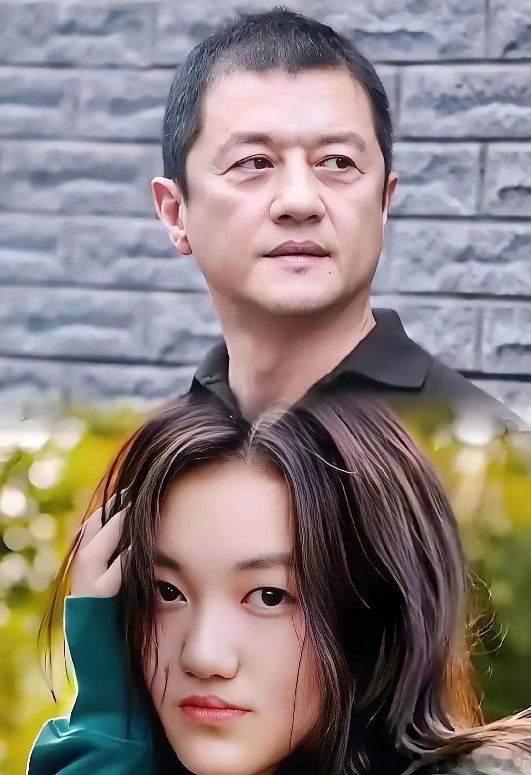 谁能想到，李亚鹏最暖心的“救场”竟来自女儿李嫣！直播间里，李嫣仅露脸30秒，一句