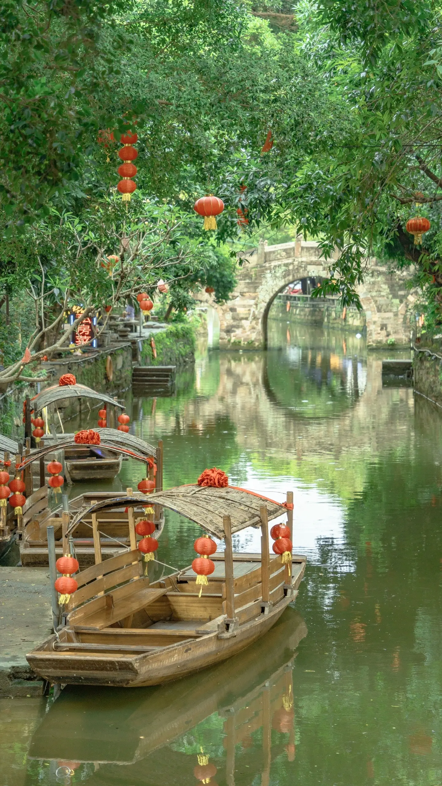 佛山古风拍照打卡好去处。图1️⃣祖庙  图2️⃣清晖园 图3️⃣南风古...