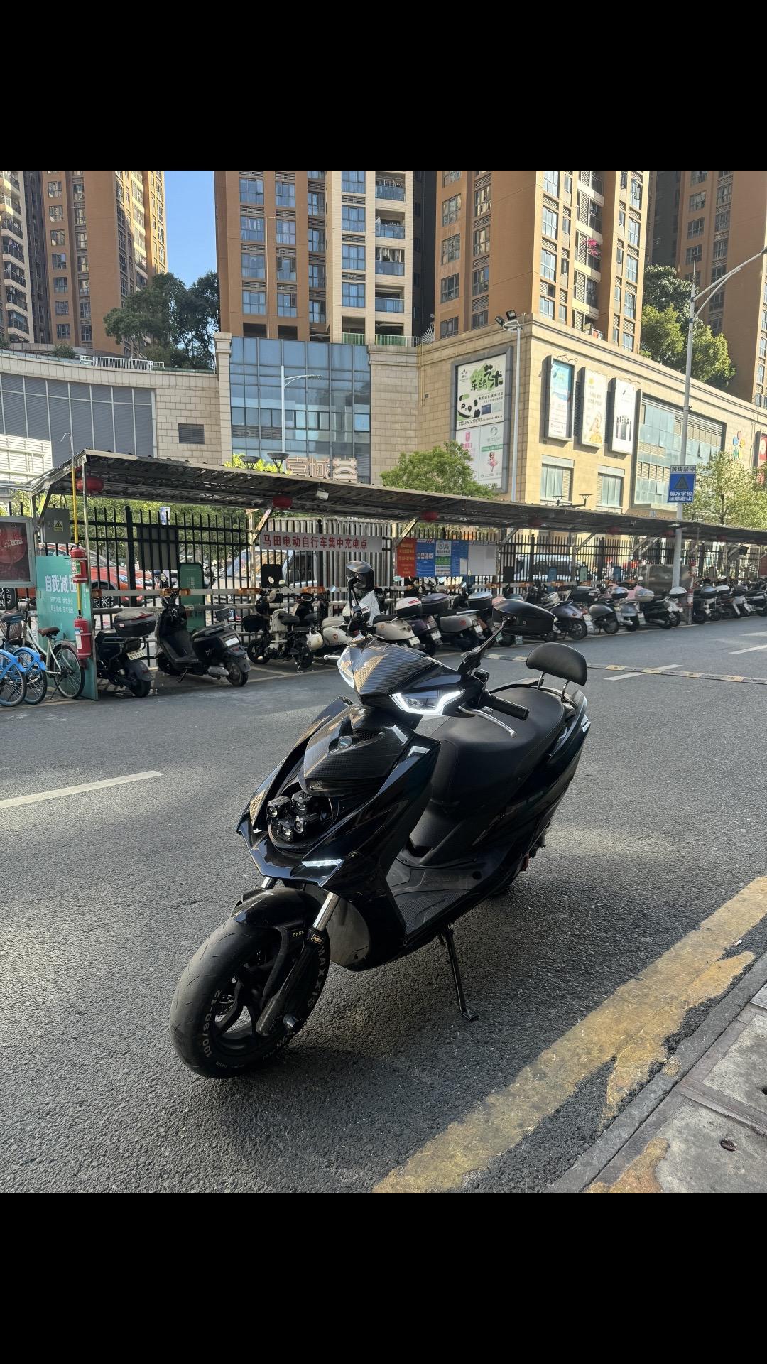 回忆开始变得模糊 我好像做了一个很长的梦.