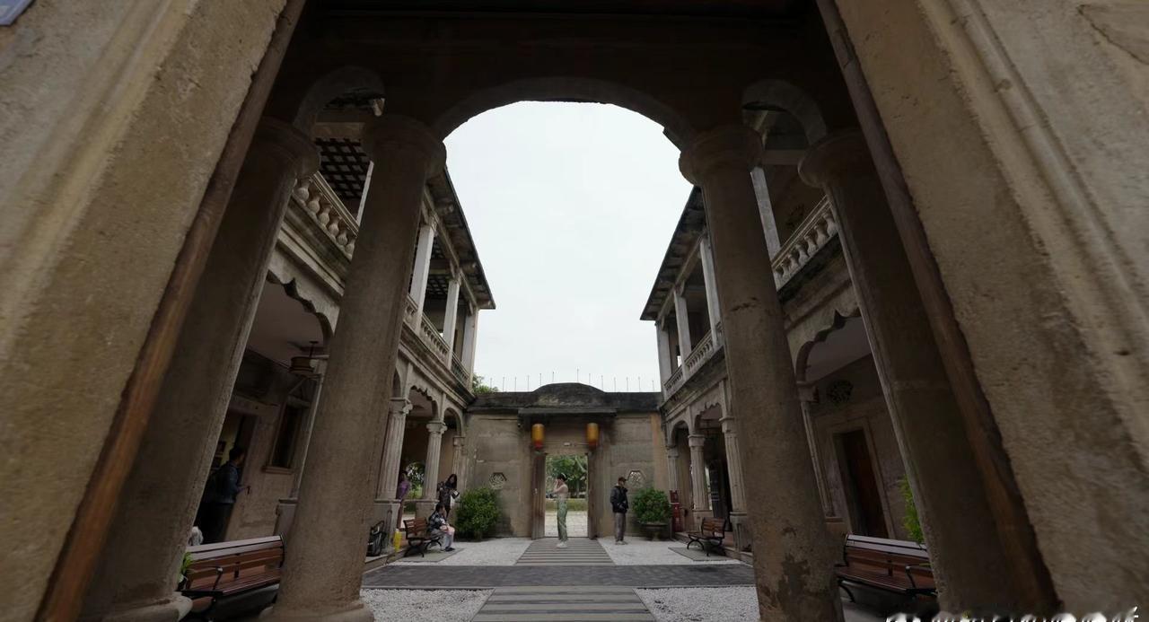 谁能想到，晋江市这栋“烂尾”的朝东楼，曾是设计超前的华侨豪宅？菲律宾华侨蔡咸斜本