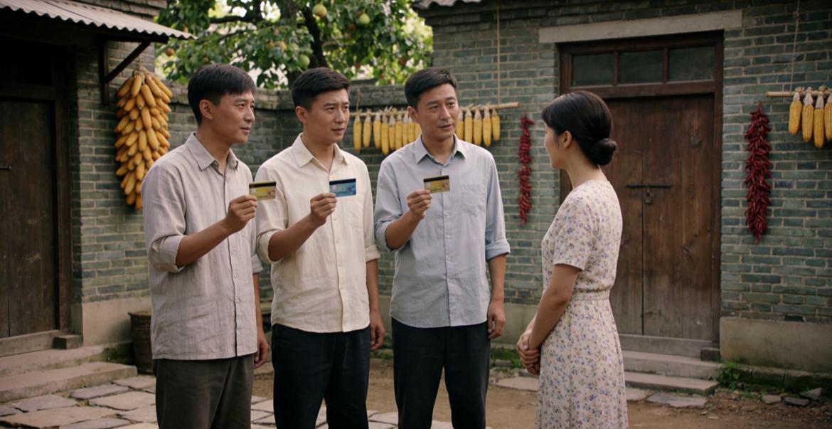 我年薪千万，卡里有5000万存款，却跟父母说我破产了。7天后，我那3个哥哥，都拿