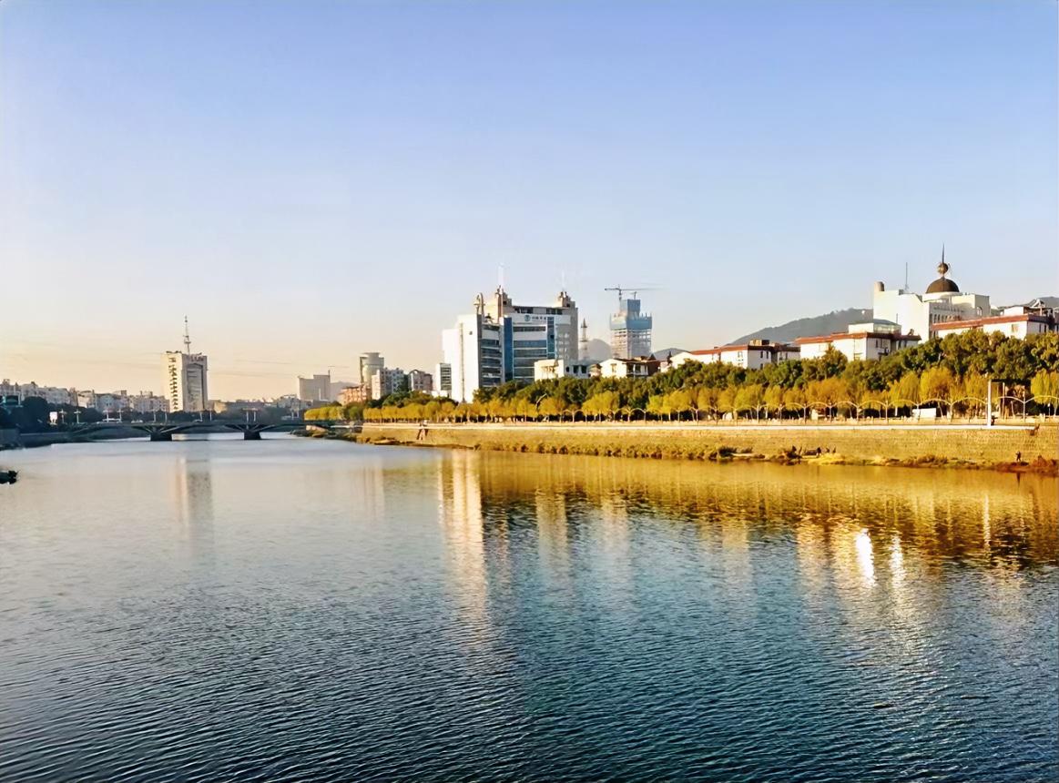 这3种人
最容易被好运眷顾

及时翻篇的人才能轻装前行
沉溺过去会挡住好运

心