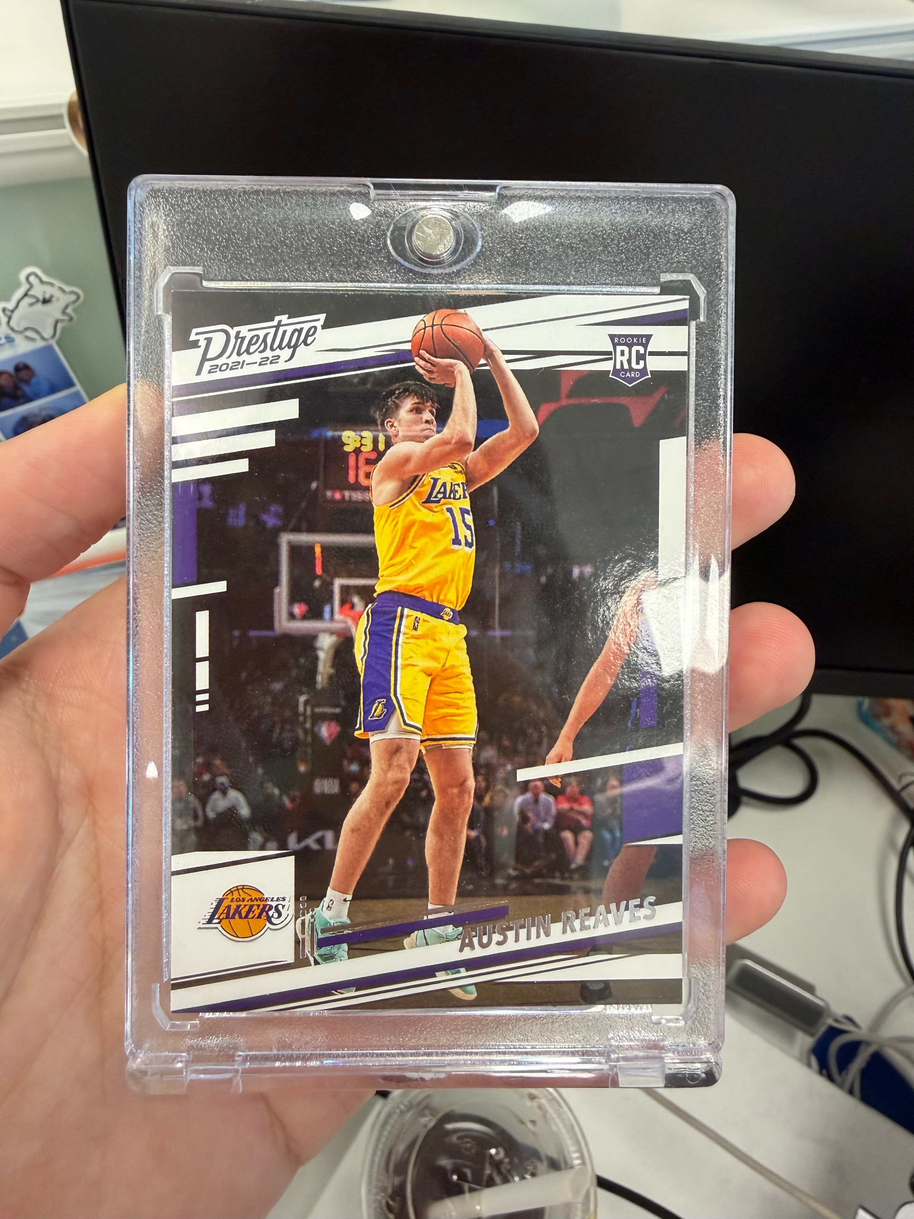 同事给了一张新抽的球星卡 里夫斯4年1.85亿续约湖人