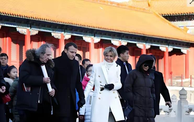 马克龙在乾隆花园停住了脚步——只因一幅《岁朝婴戏图》
 
一次参观，一幅古画，一