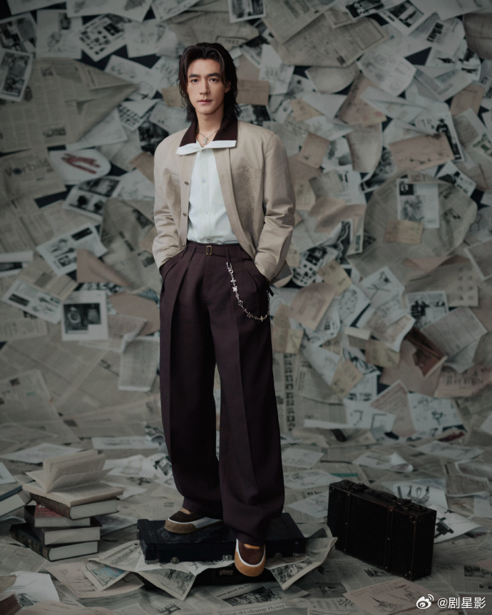 LV官宣此沙  恭喜恭喜此沙首个顶奢，能够获得了这么好的商业资源的话，真的是挺不