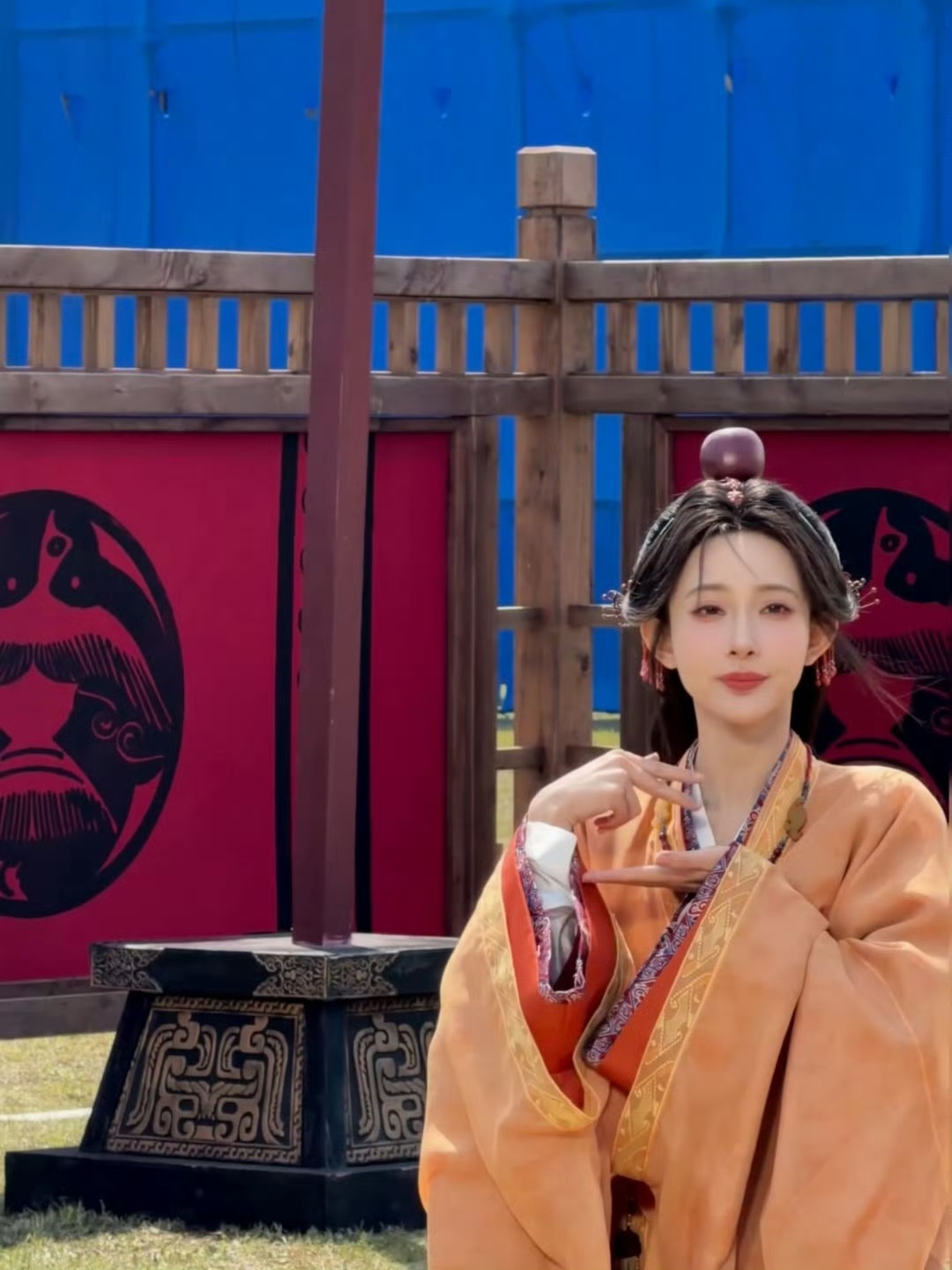 孟子义想家了孟子义孟子义晒沈妙片场碎片，美孟想家了