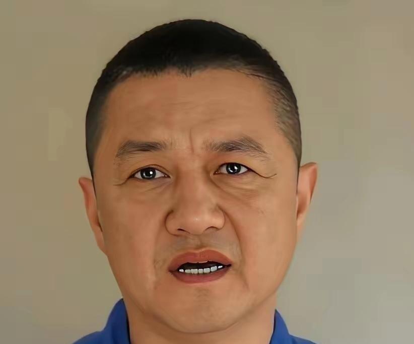 李亚鹏在直播间急眼了，张口就是怕李嫣以后不结婚。这话听着刺耳，可仔细一琢磨，他慌
