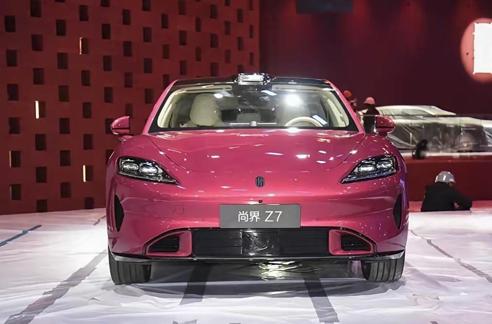 2026北京车展，好几款新车卖疯了，订单刷刷涨：
​​1. 尚界Z7、Z7T：刚