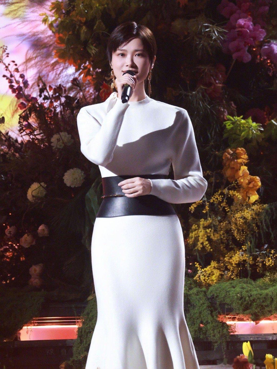 听完李宇春回春天好治愈浙江卫视春晚 李宇春用《回春天》给浙江卫视春晚画上了完美的