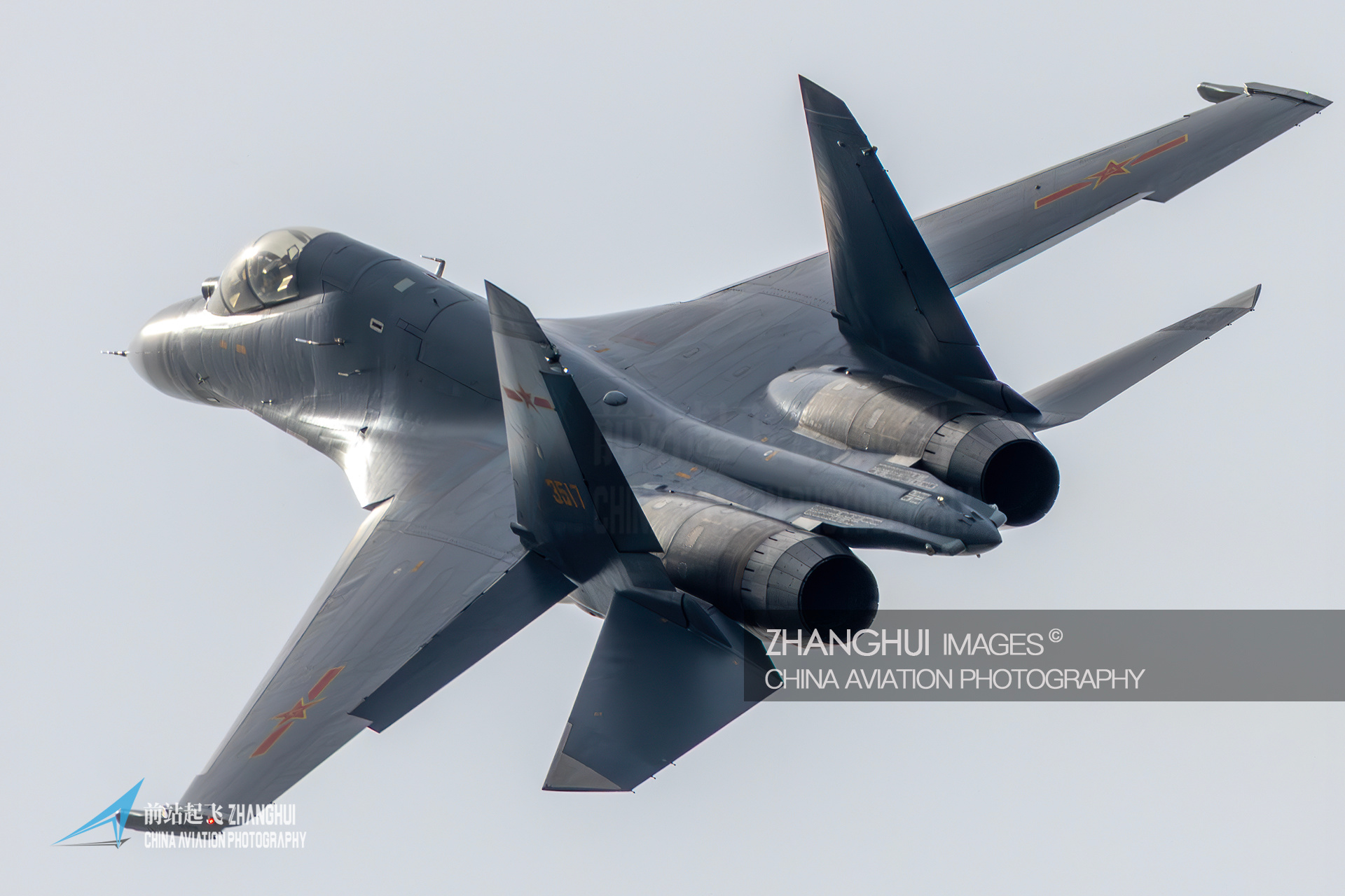 如果有一场航展能用单座11飞行表演，那我想一定很有看点 