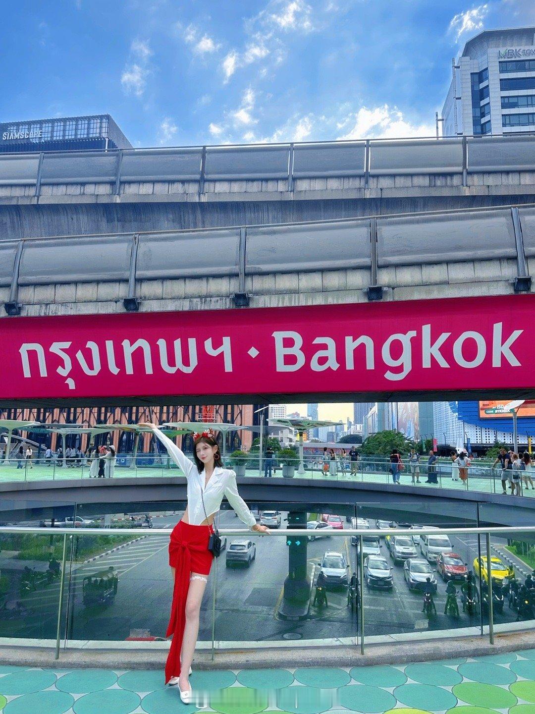 圣诞季 第一年在国外过圣诞，今年的红是圣诞节所赋予的～🎅🏻 泰国·Bangk