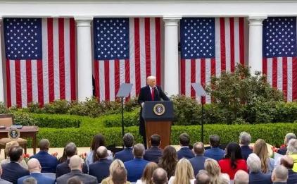 美国无论多强大，但是它始终是个“合众国”，苏联无论多强大，但它始终是“联盟国”，