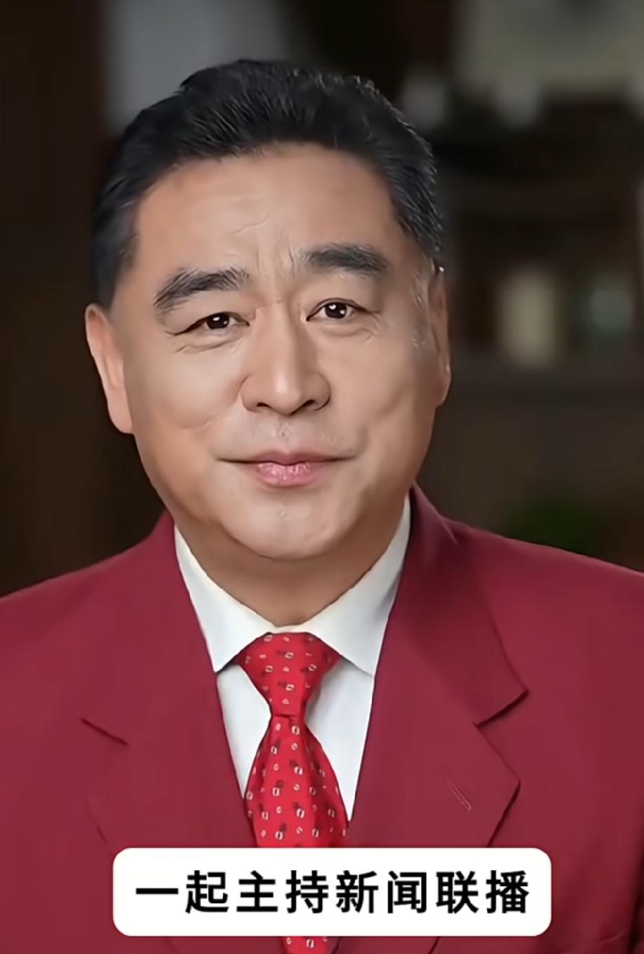 前央视主持人男神，张宏民出生于知识分子家庭。他有才有貌，一辈子不结婚，太可惜了，