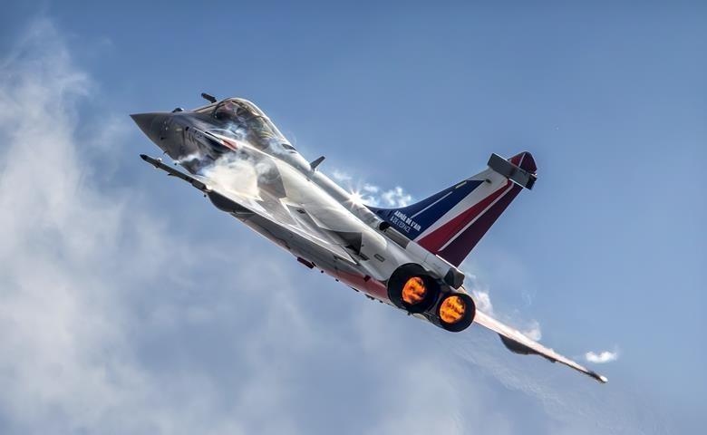 达索航空公司超出了 2025 年阵风战斗机交付目标，但连续三年未能实现猎鹰公务机