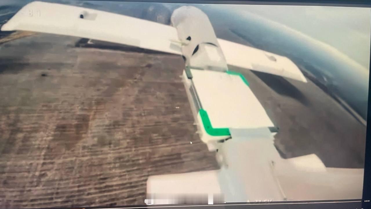 俄国人似乎也使用了带有“星链”终端的无人机。 