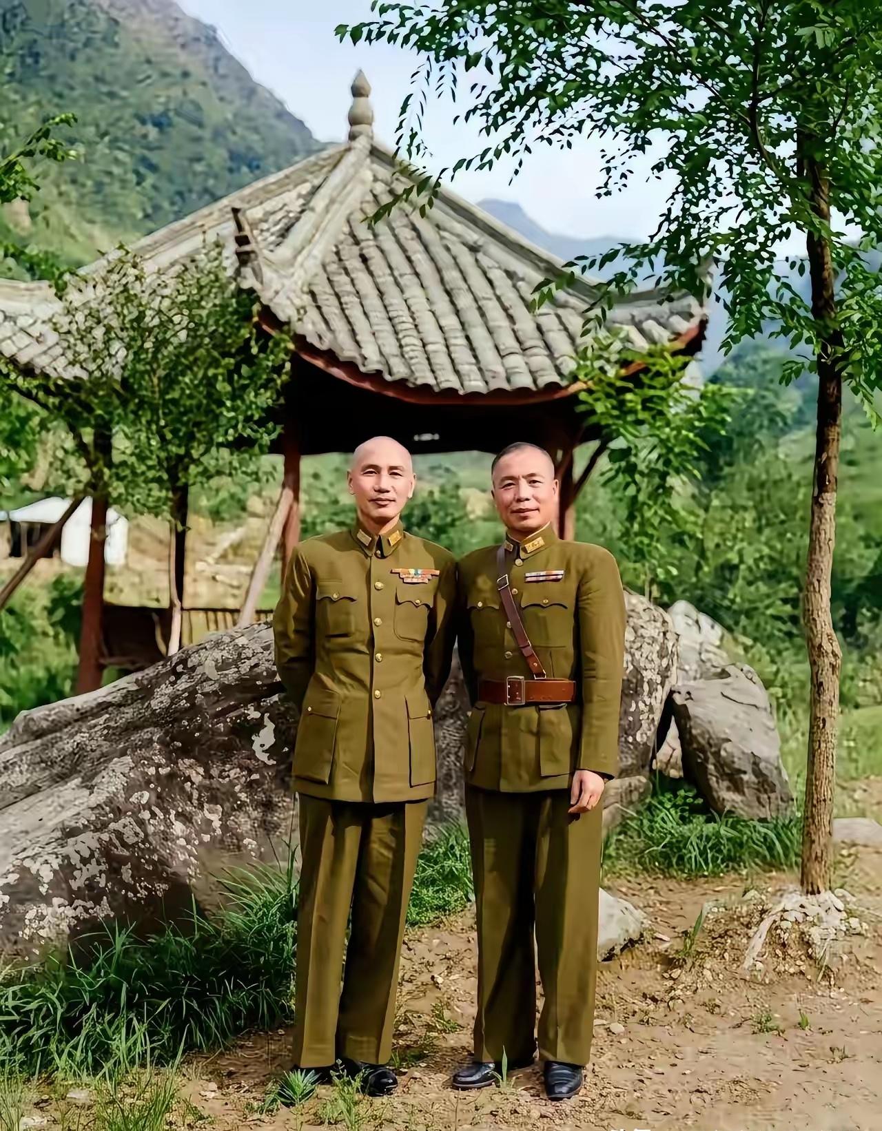 蒋介石与李宗仁，是民国最出名的"表面兄弟"。北伐时搭伙，蒋桂战争时翻脸，抗战时又