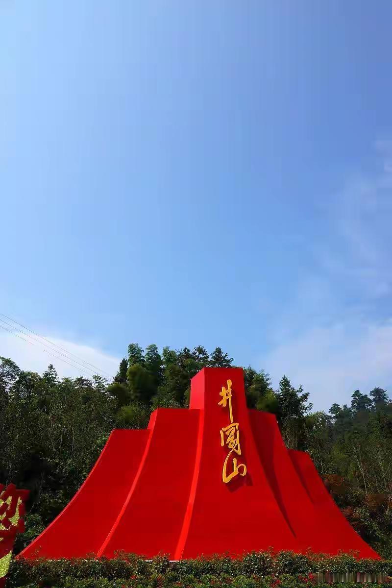 彭总真的是太牛了！他可是唯一从土地革命战争一路打到抗日解放战争到抗美援朝的元帅，