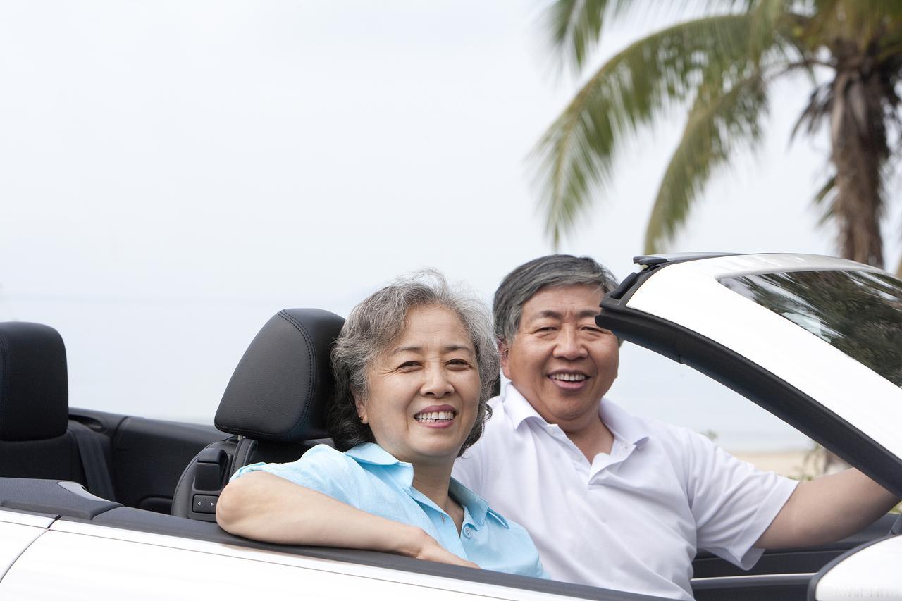 近日，一位90岁高龄的王瑞森老人的自驾之旅引发了广大车友和网友的关注。王瑞森老人