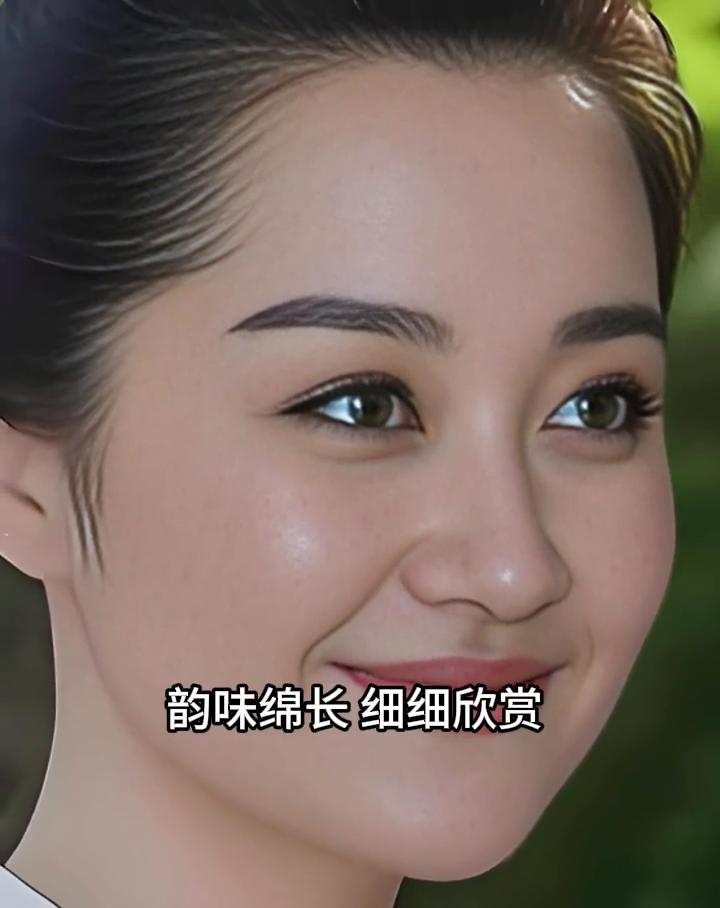 动人眉眼惊艳时光，出众气质独树一帜。许晴将美艳温婉和潇洒英气糅合得恰到好处，韵味