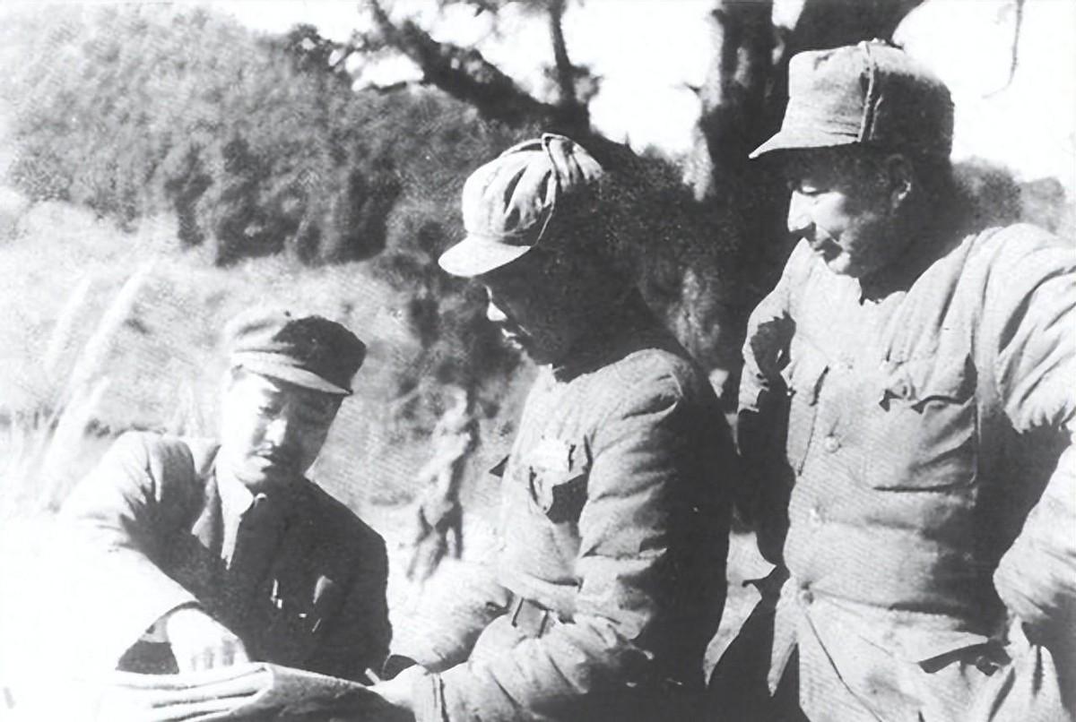 主席命贺龙入川时，贺龙为何坚持要十八兵团同行，主席为何称赞他高风亮节？
1949