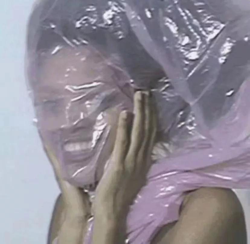 我对客户发疯了
之前遇到一个孟加拉的客户，非常小的一个订单，客户在不断的磨磨叽叽