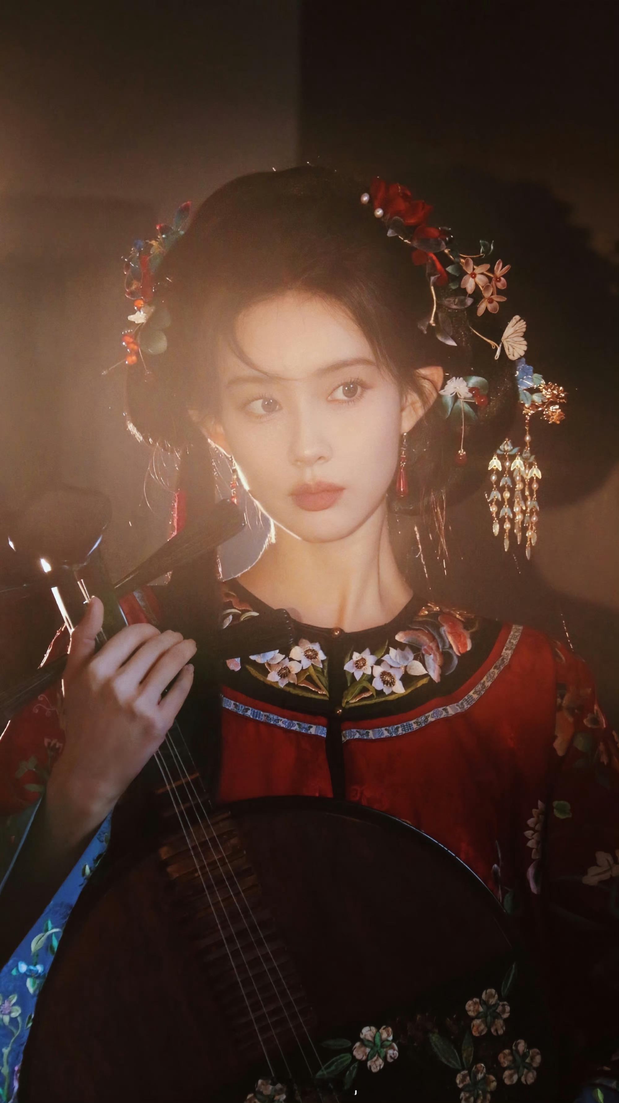 #孟子义古装氛围感#许以终身等待，换一人间红尘梦， 她，亦不悔。 孟姐太美了[哇