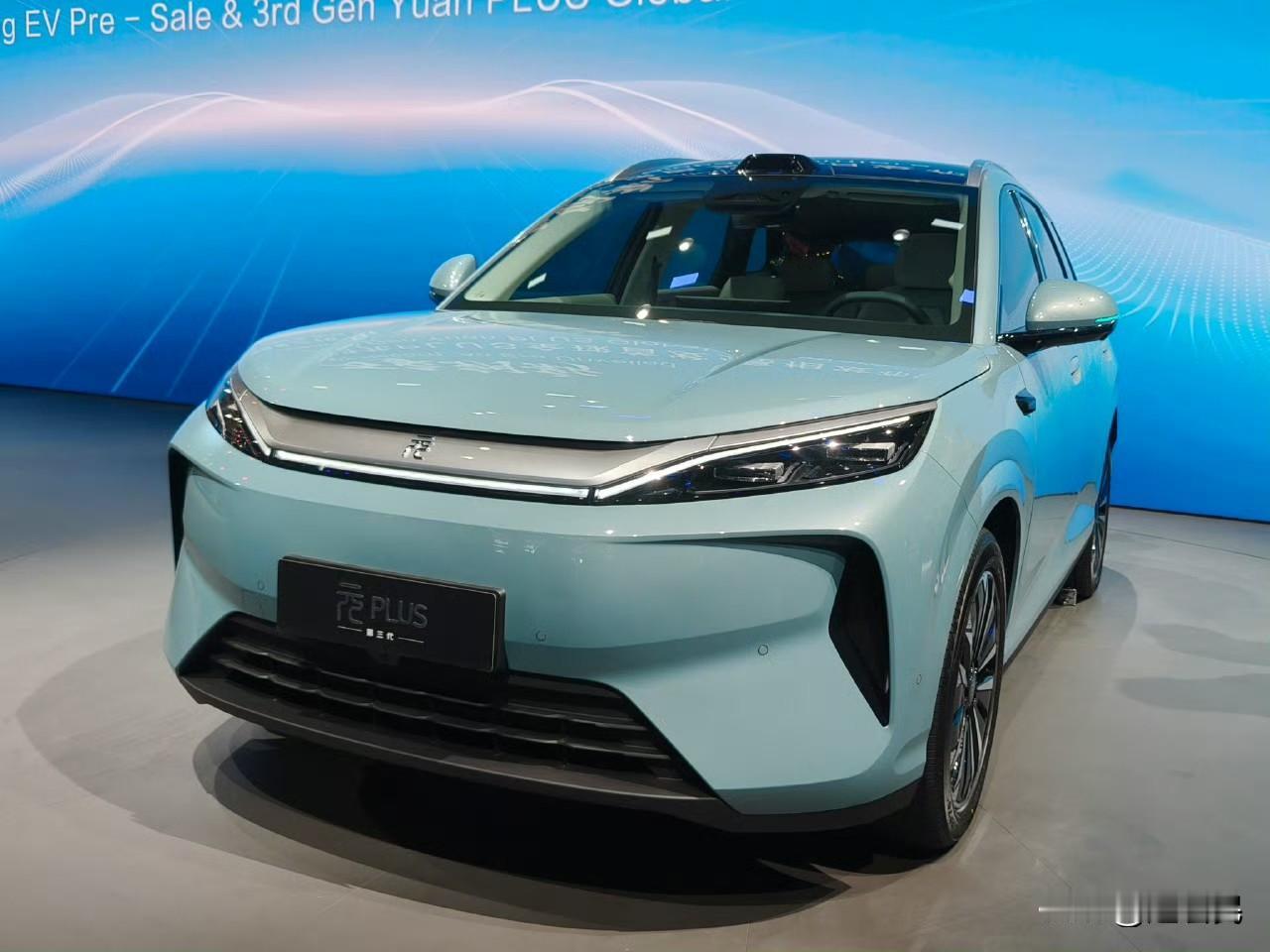 比亚迪大唐EV正式开启预售，预售价25万~32万元。一共推出三款版型:800km