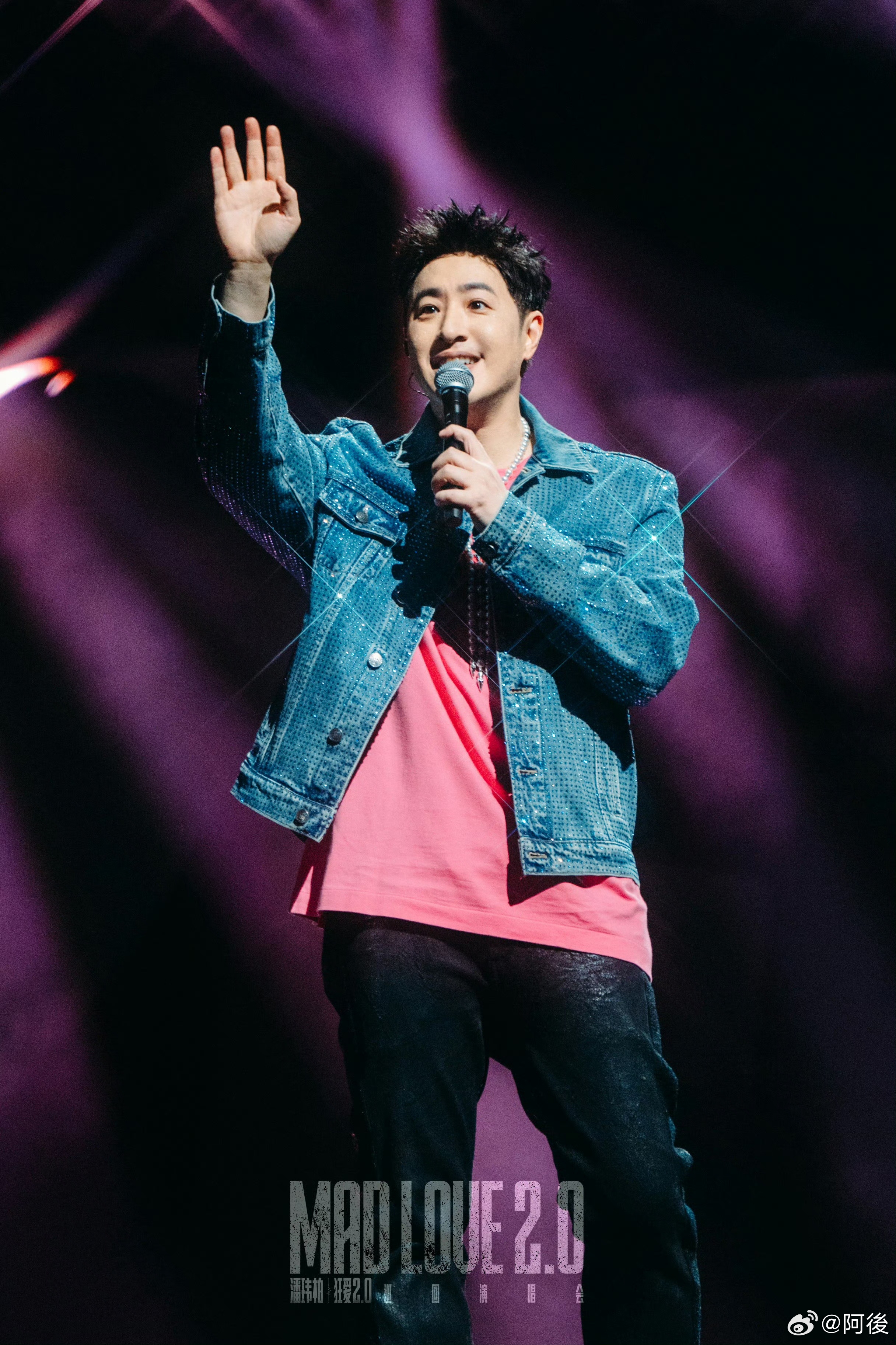 潘玮柏别看全是饿评 我真的笑到捶床😆潘玮柏佛山演唱会也太有烟火气了！他自己都忍