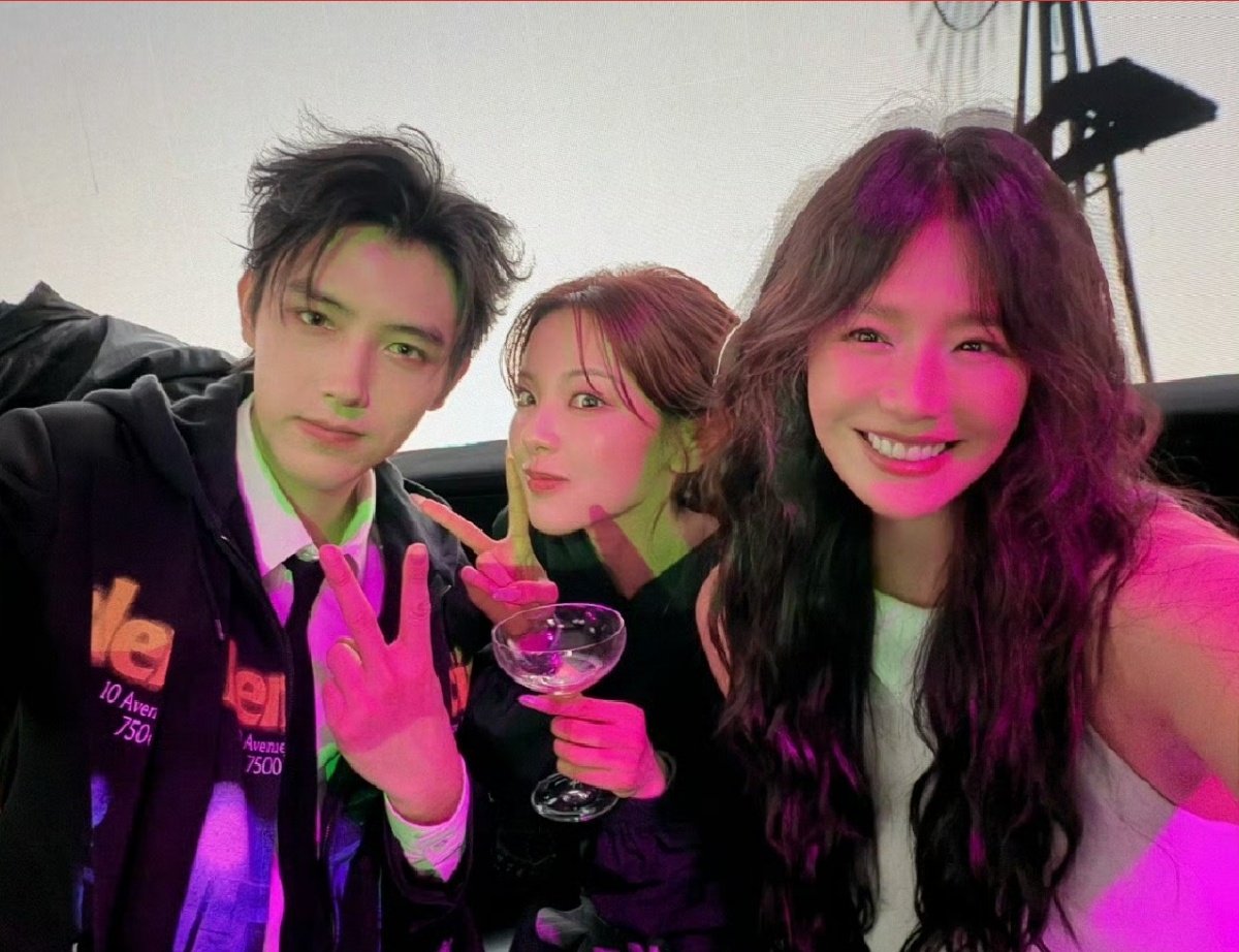 马思纯陈飞宇杨超越自拍杨超越晒与马思纯陈飞宇自拍！ 马思纯陈飞宇杨超越自拍 