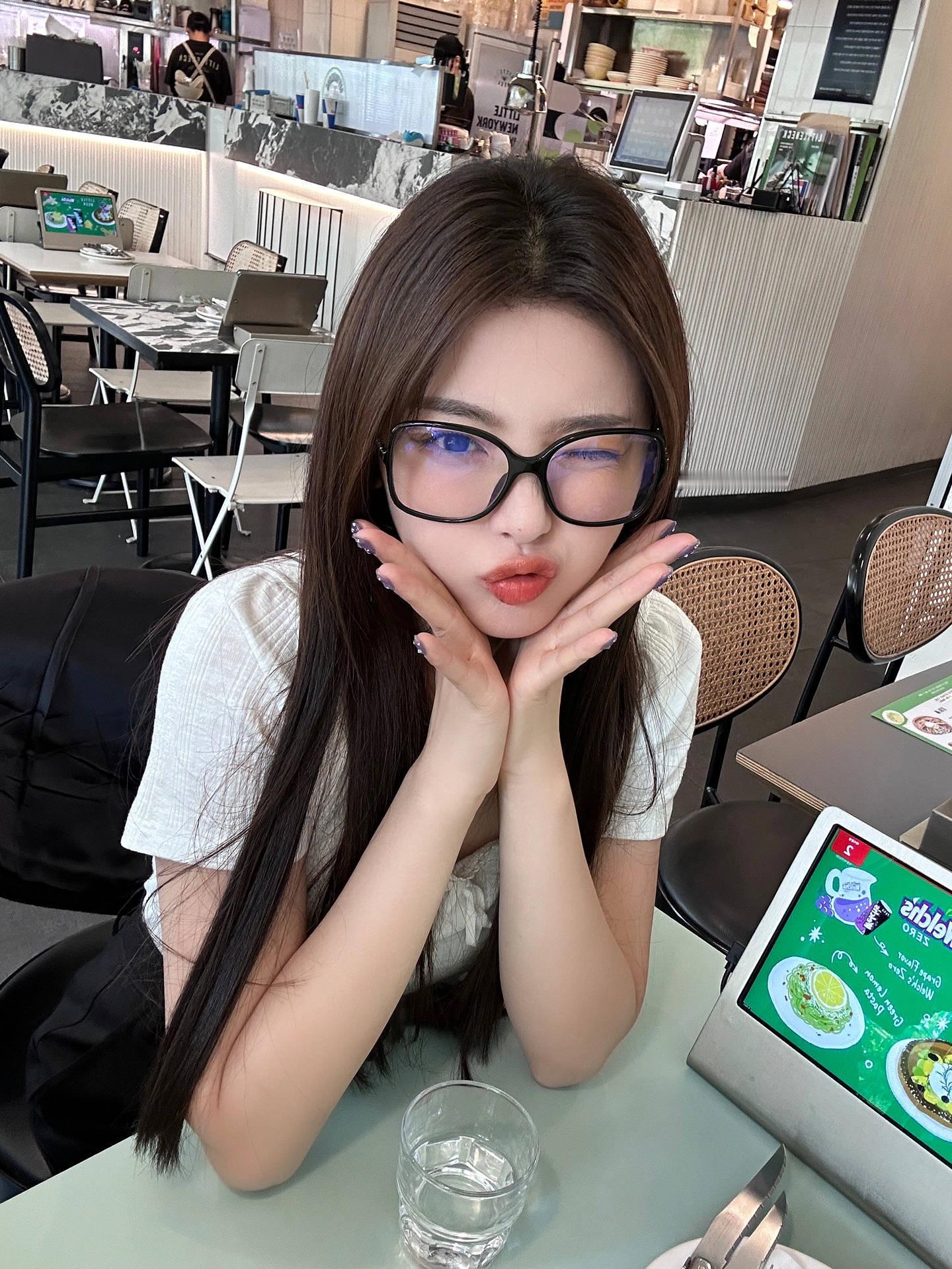 杨超越  晚安