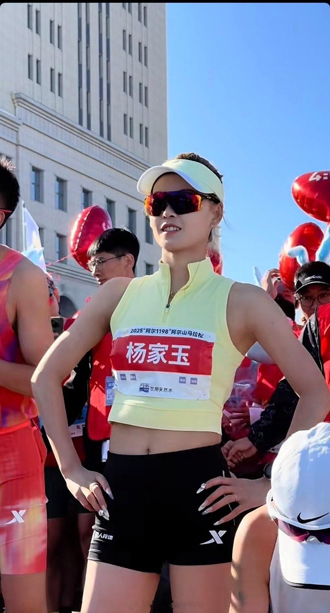 在阿尔山半马完成了一趟21.0975公里的竞走训练，1小时39分49秒田径说一哈