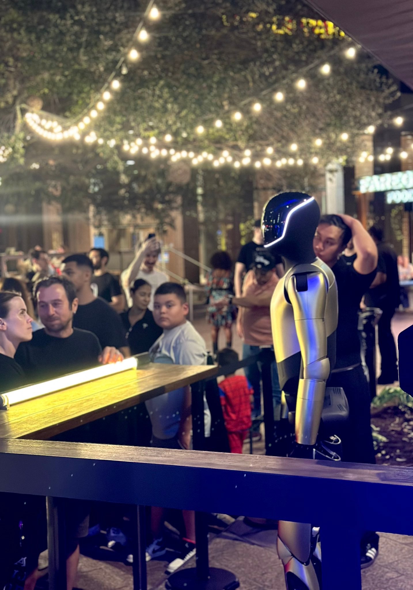 Terafab护航！特斯拉Optimus亿台时代正式开局3月22日，特斯拉在得州