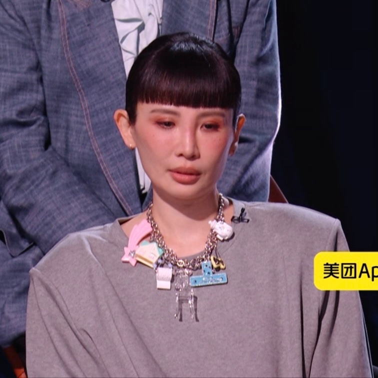 天越黑心越累啊宝宝们。。。 