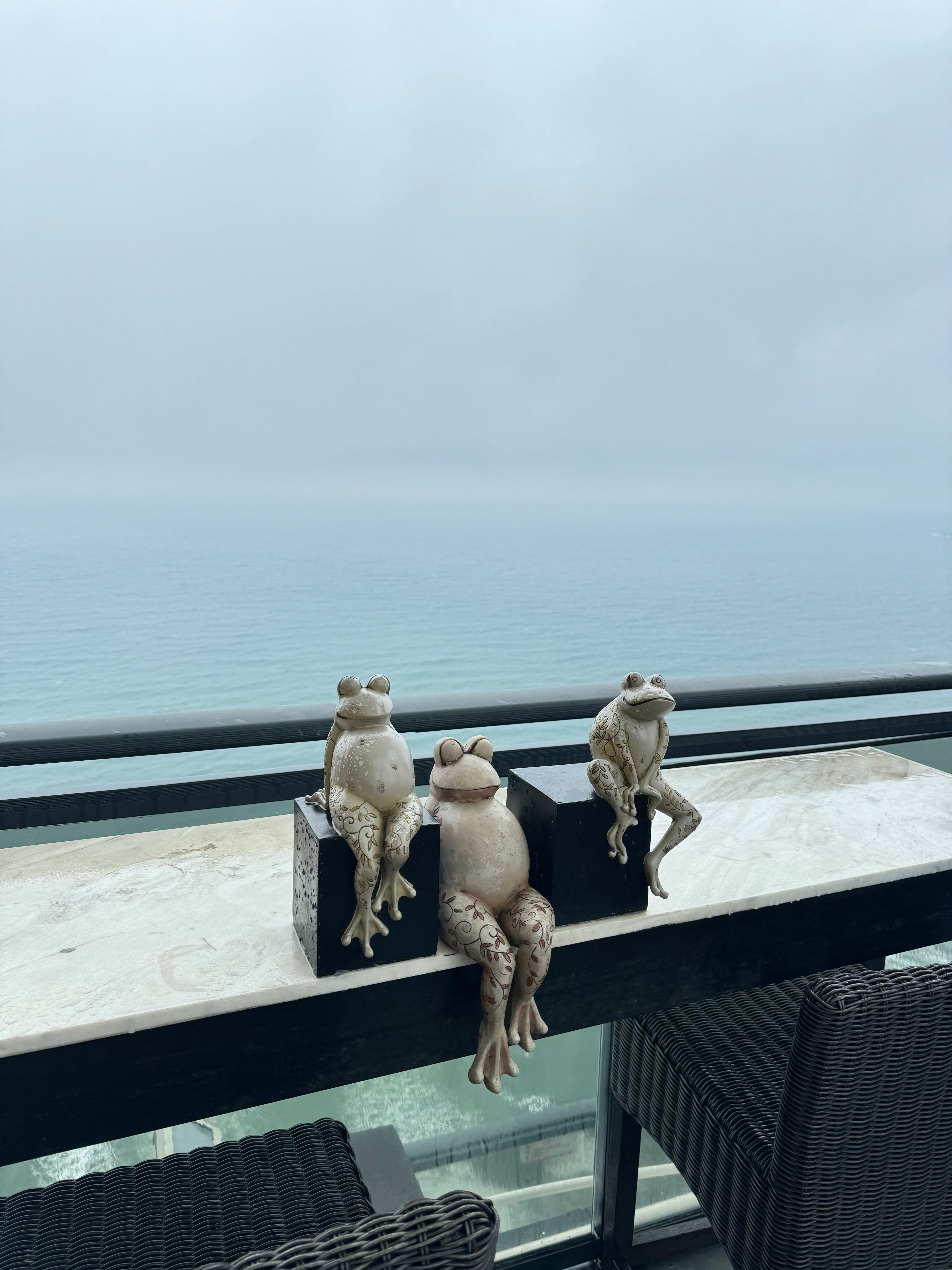 阴天下雨的海边🏖️  ​​​