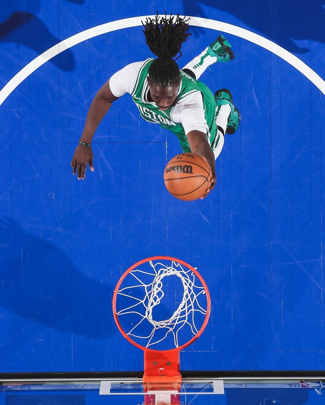 据雅虎体育NBA记者Kelly Iko报道，开拓者为得到杰伦-布朗，可能送出的交