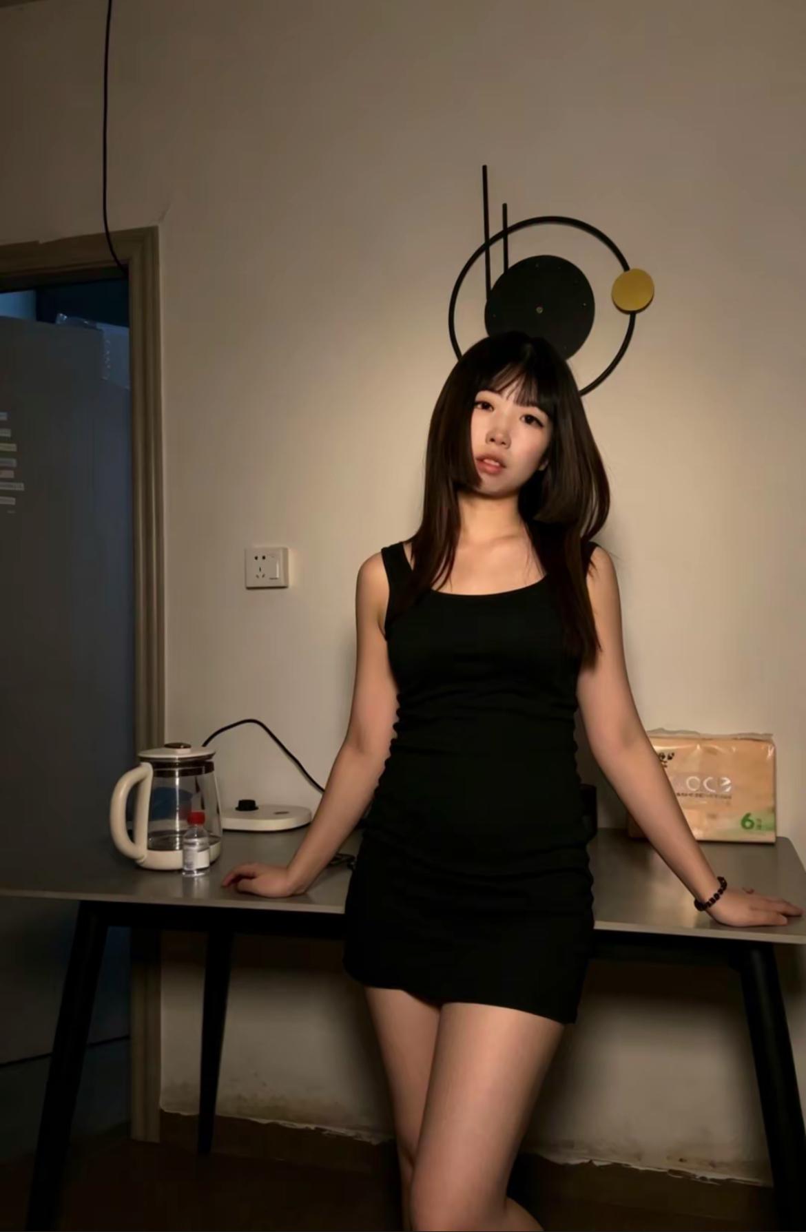 放学等我厚黑丝袜推荐 穿高跟鞋到底要不要穿袜子 什么样的穿搭可以成为气质女神?