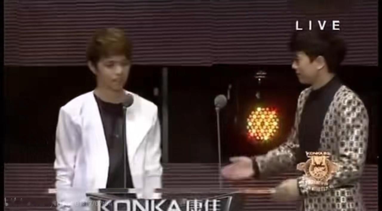 张敬轩似乎是有点羡慕张杰的，
张杰和张敬轩几乎同龄，甚至张杰成名比张敬轩晚，张敬