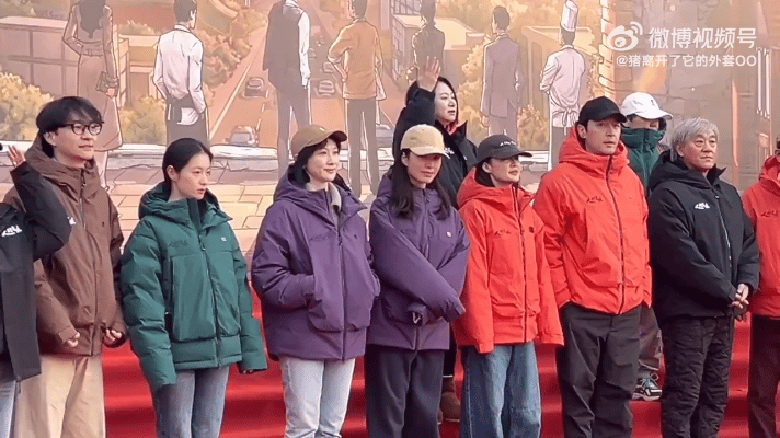 胡歌李沁开机路透胡歌李沁开机同框 挺不错 