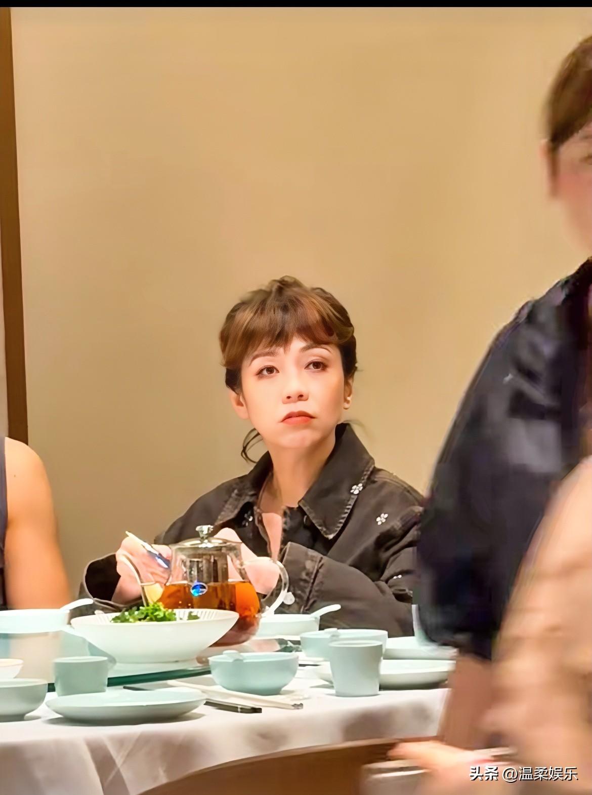 陈洁仪 新加坡国宝！
额…54岁了，新加坡抗衰美容也一般啊！
我是歌手👩‍🎤