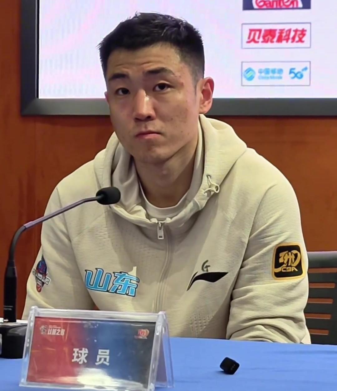 中国男篮现役国手高诗岩1分5犯离场。今天山东男篮客场不敌山西男篮的比赛，山东后卫