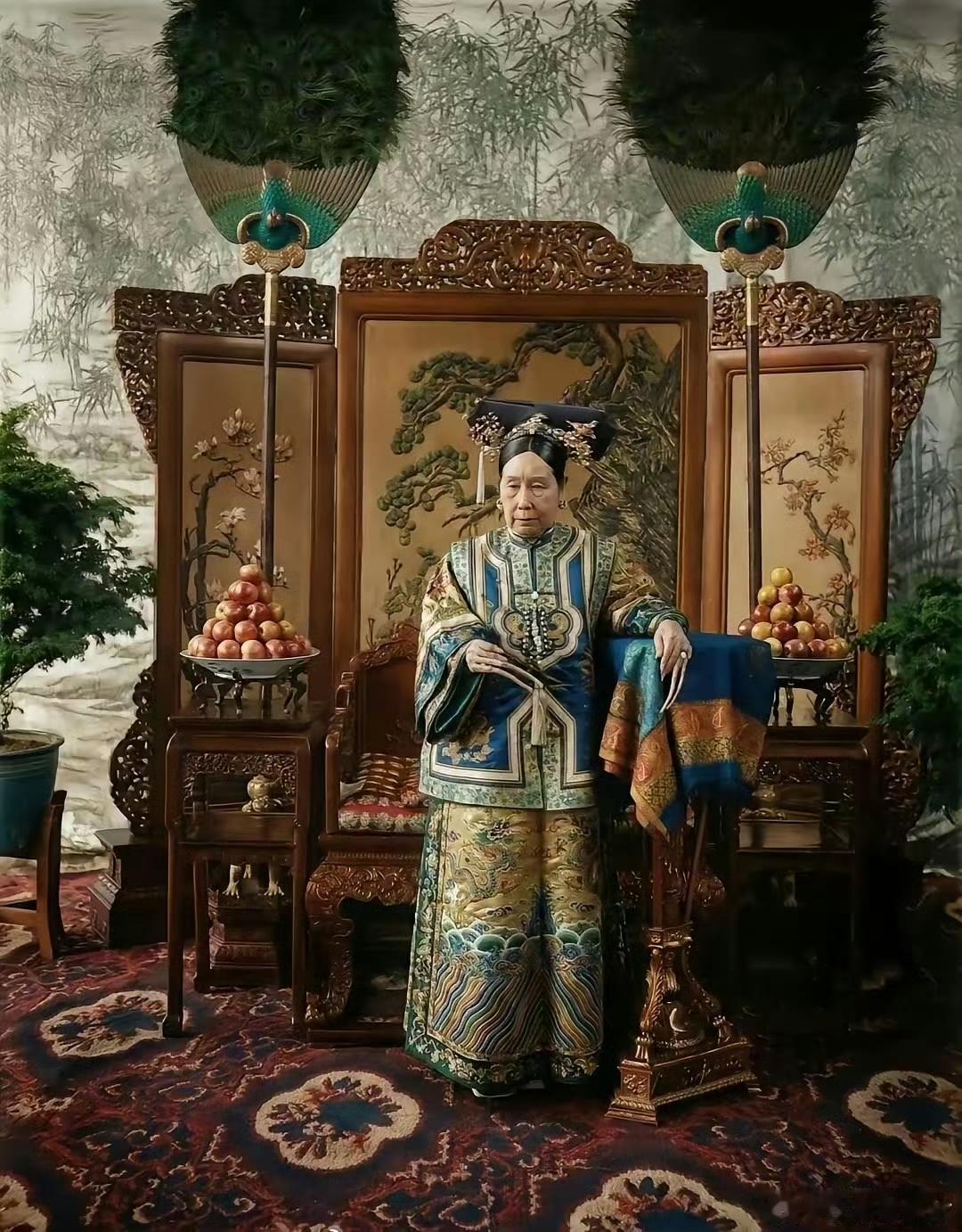 真的！想想就来气！慈禧，这么个其貌不扬，工于心计的女人！居然嚯嚯这个民族那么久！
