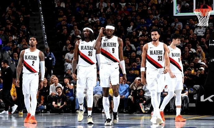 杨翰森终于等来了属于自己的机会。
除常规伤病球员利拉德、亨德森、布莱克·韦斯利无