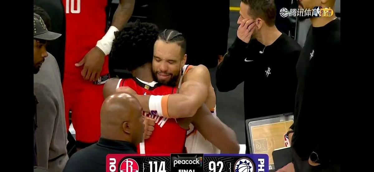 力克太阳！战术换核！火箭终于打顺了，这波流畅度看得人直呼过瘾

火箭这场战术调整