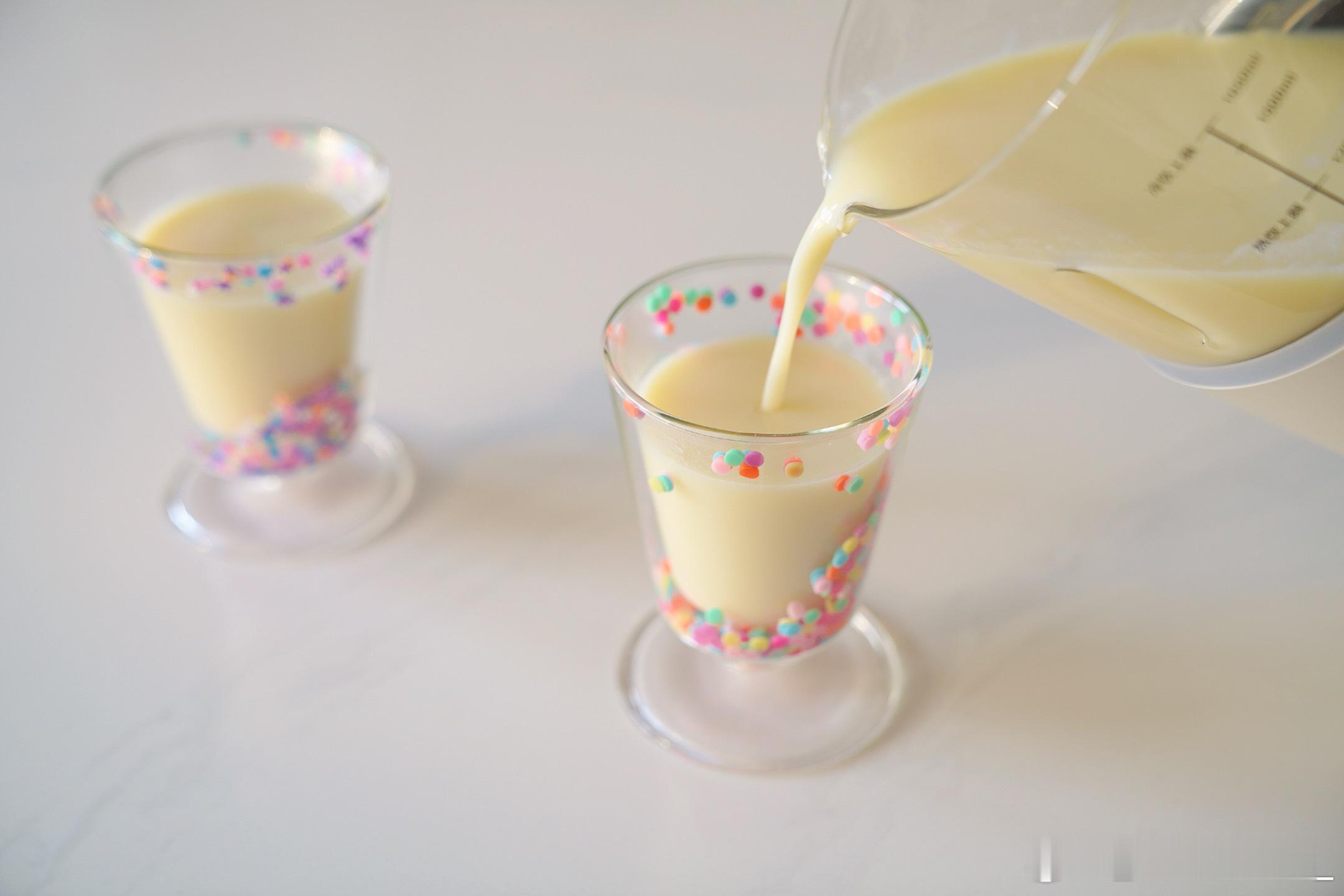 土豆豆浆食谱~做菜剩了点土豆，用来打了豆浆，没想到还挺好喝的~暖暖甜甜，补脾益气