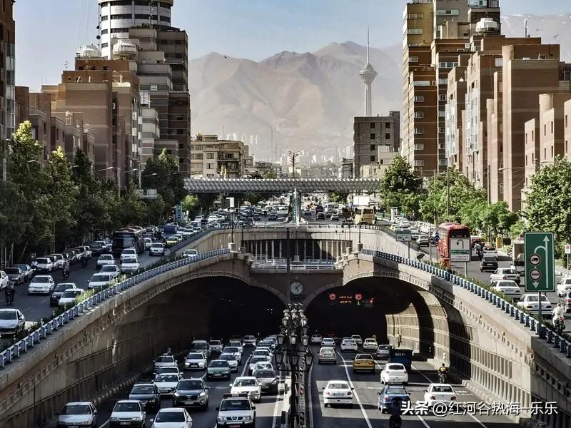 那些在2025年把房子给卖了的人，现在是天天走路都开心的跳着走。
因为2026年